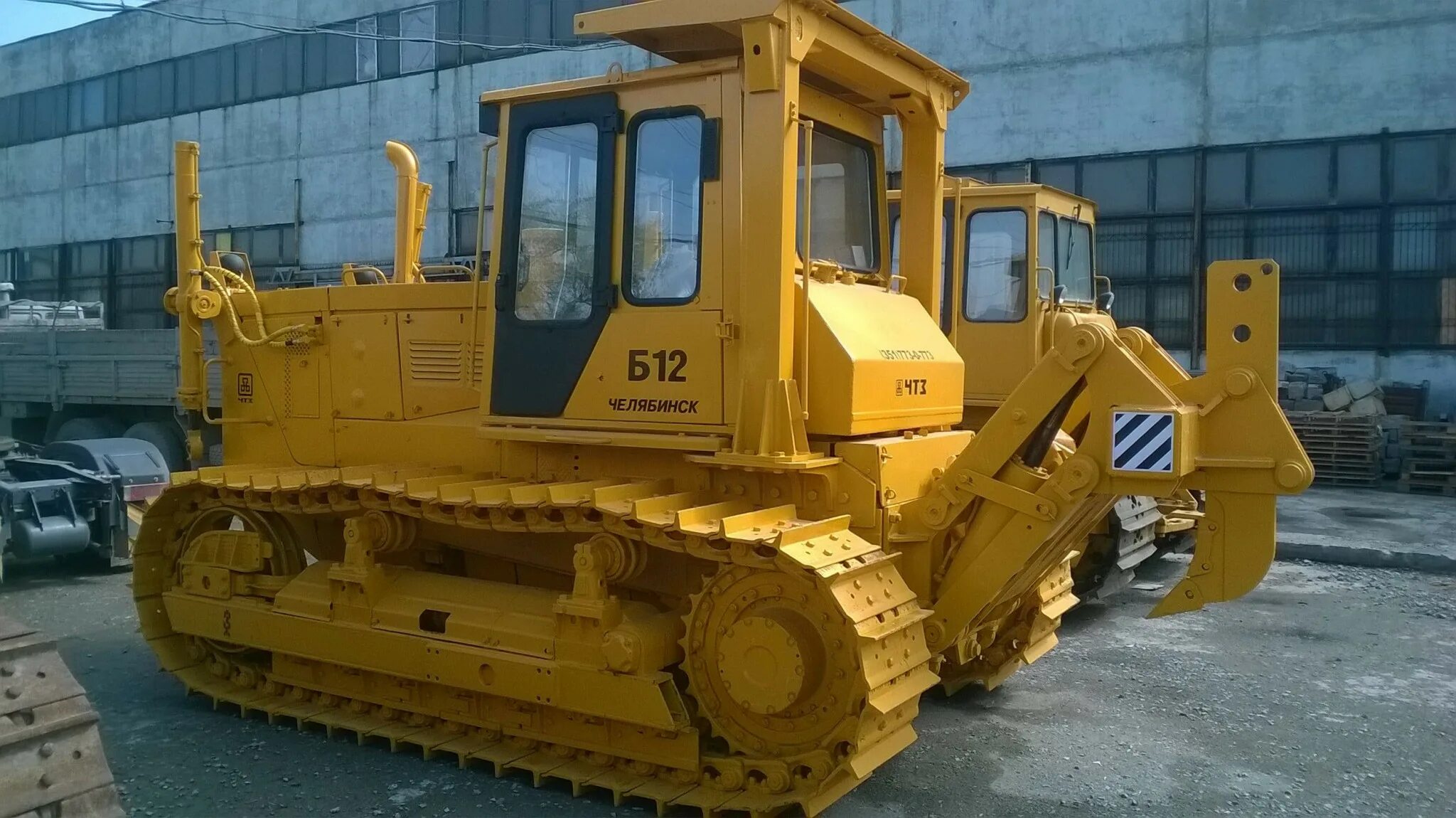 6020-ен. Бульдозер komatsu d65e-12. Бульдозер чтз б12. Бульдозер б11. Бульдозер дст-урал d12.
