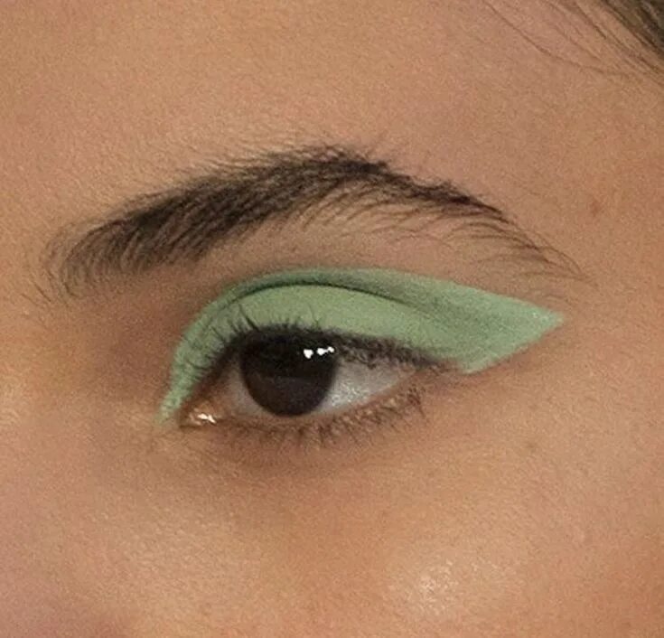 10 популярных идей на тему "green winged eyeliner" для вдохновения