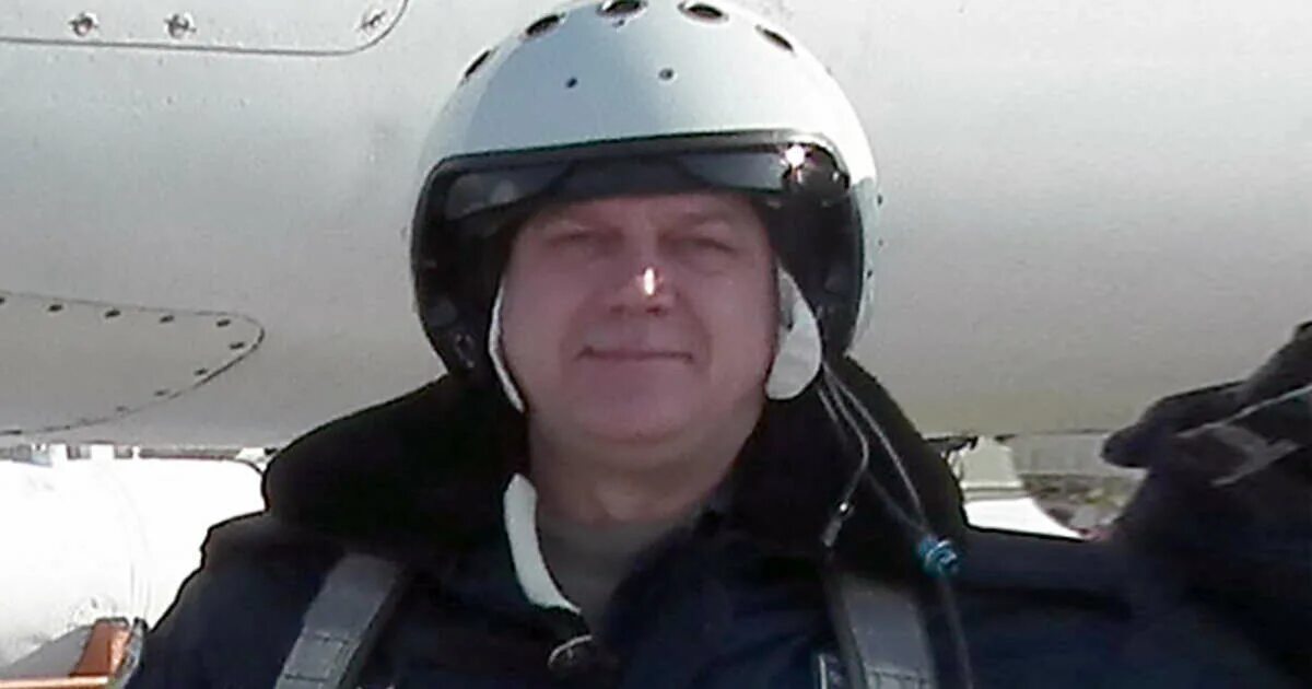 Летчиком олегом пешковым. Су-24 олег пешков. Олег пешков летчик погибший. Похороны олега пешкова. Олег пешков летчик.