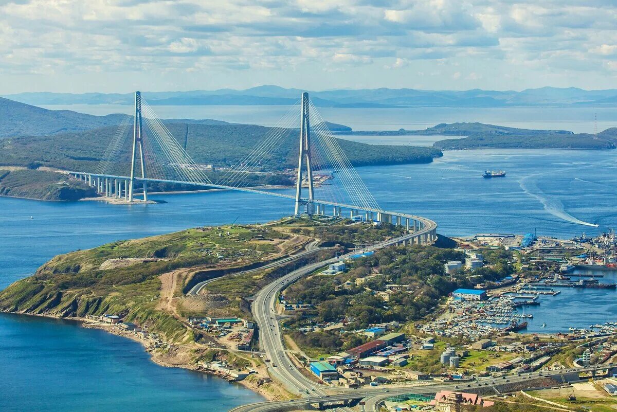 Владивосток область край. Русский (остров, Приморский край). Владивосток русский остров Приморский край. Остров русский Владивосток путеводитель. Мост на остров русский во Владивостоке.