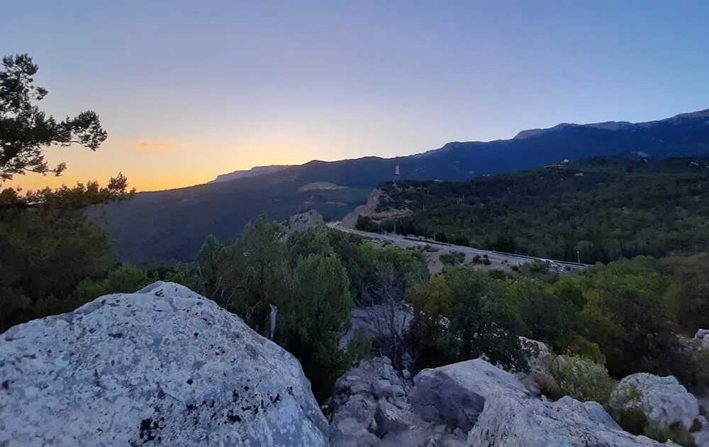 село гамсутль дагестан. красная поляна горы. деревня в горной долине корея. малый ямантау айгир. поселок расположенный на горе.