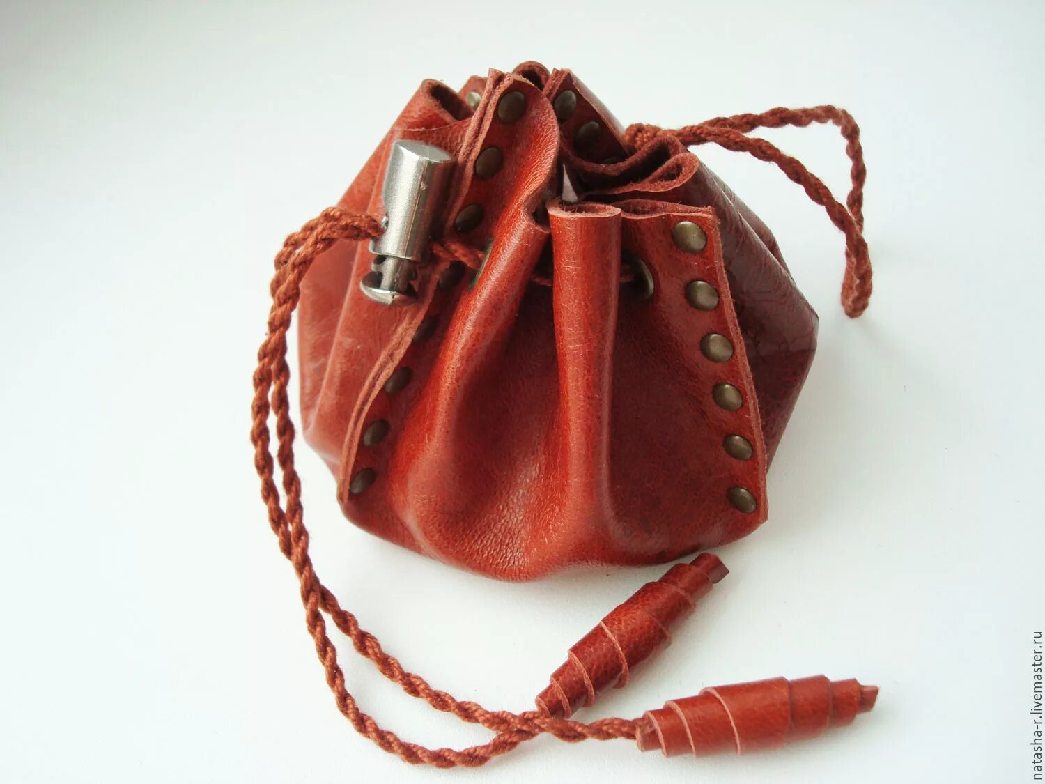 Кожаный кисет. Мешочек из кожи. Мешочек из кожи. Кожаный мешочек. Мешочек bp rj;b.