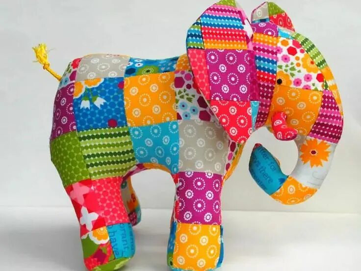 Техника мягкая игрушка. Игрушки в лоскутной технике. Лоскутное шитьё игрушки. Пэчворк игрушки. Игрушки мягкие Лоскутные.