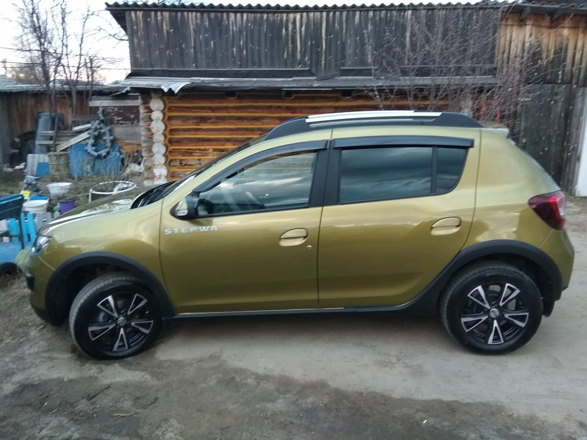 Диски рено сандеро степвей 16 радиус. Диски Renault Sandero Stepway r16. Диски r16 Sandero Stepway. Диски Рено степвей r16. Renault Sandero Stepway диски 16.