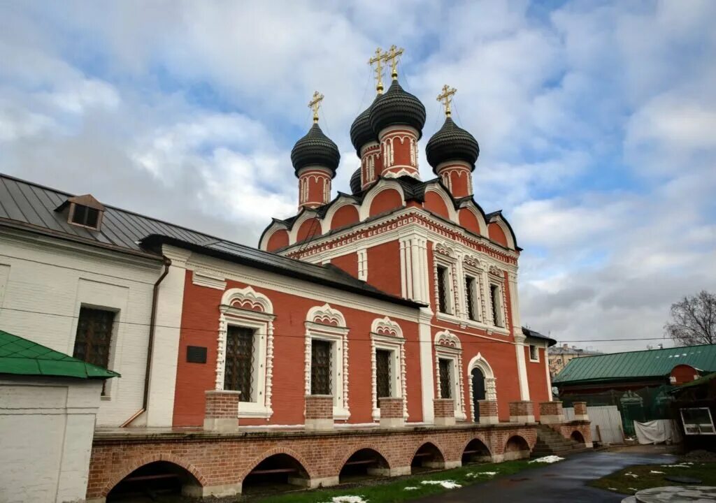 Петровский монастырь сайт. Петровский монастырь в Москве.