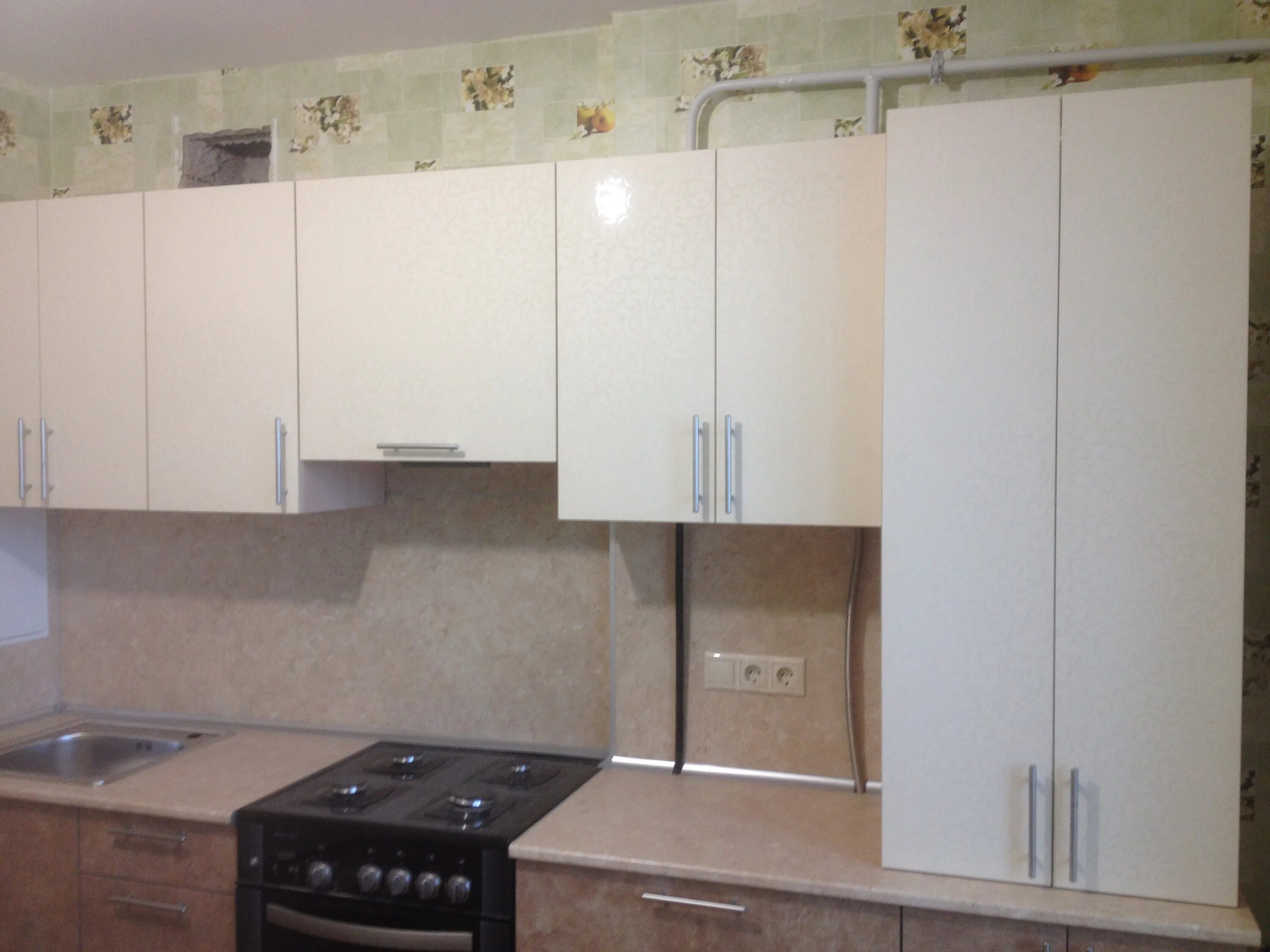 угловая кухня с газовым котлом. кухонные гарнитуры с газовым котлом. котел на кухне. кухонный гарнитур с котлом. планировка кухни с котлом.