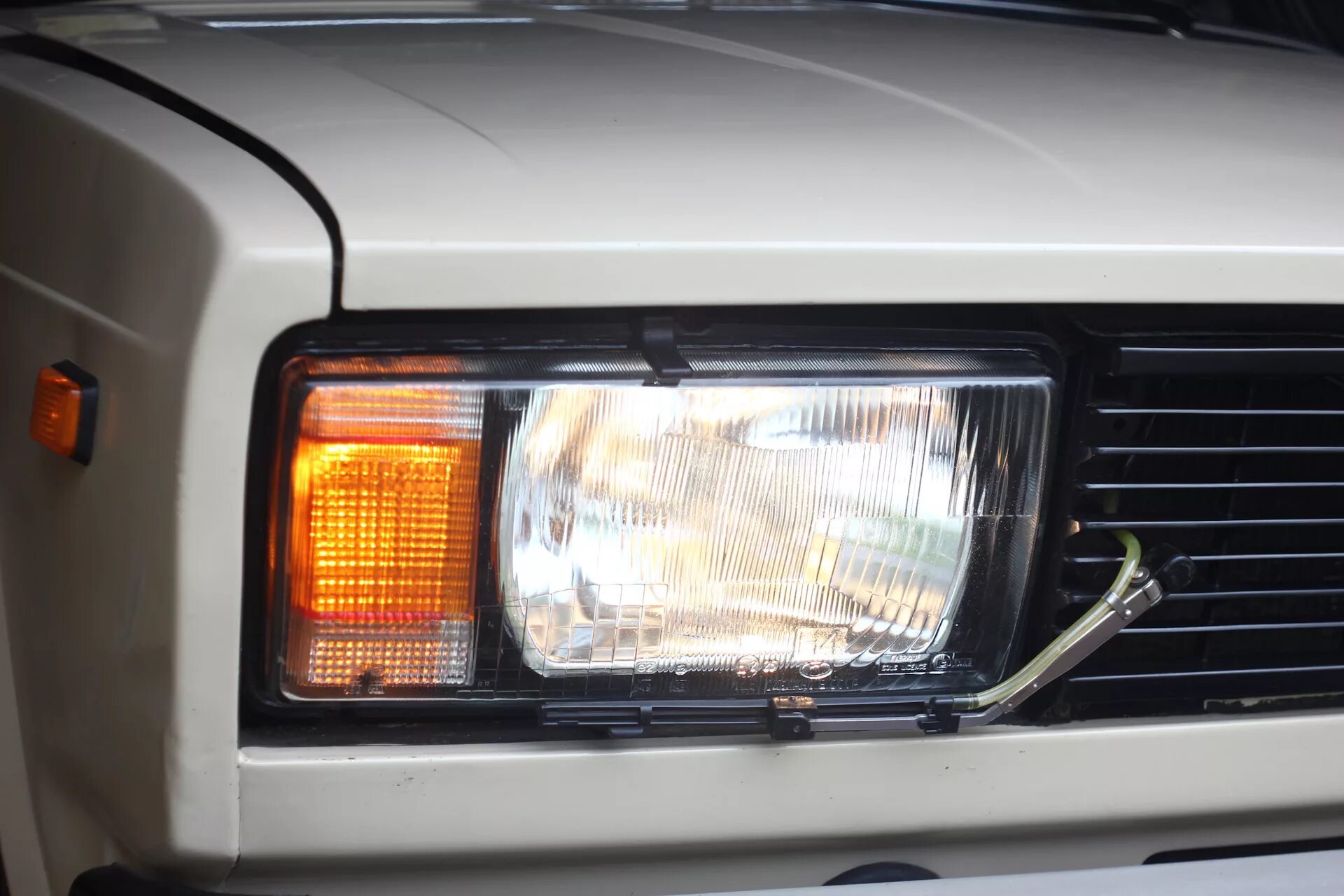 Передние фары ваз 2107. Фары чехословакия ваз 2107. Фары чехословакия ваз 2105. Экспорт фары ваз 2107. Блок фара 2107 освар.