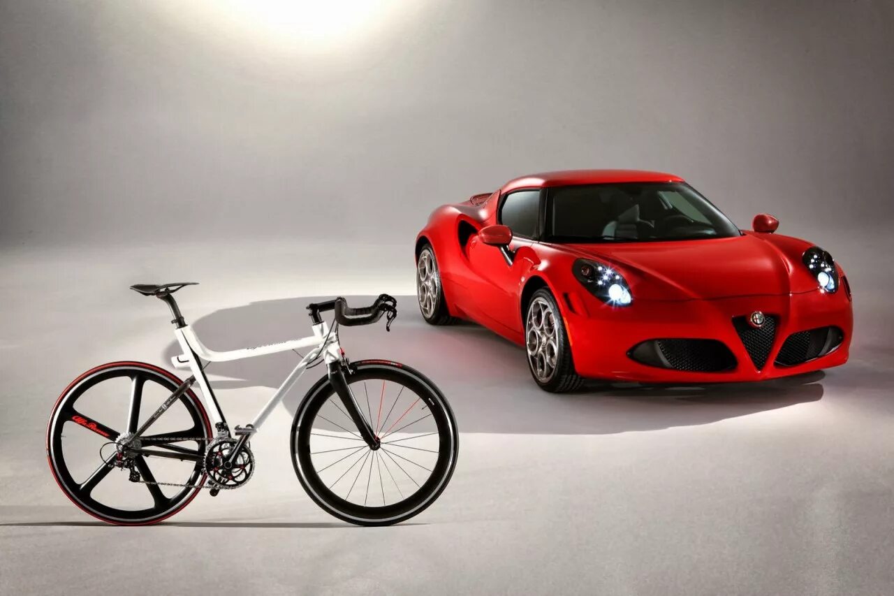 Bike машина. Велосипед от Альфа-Ромео. Велосипед Alfa Romeo. Вело авто. Велосипед от автопроизводителей.