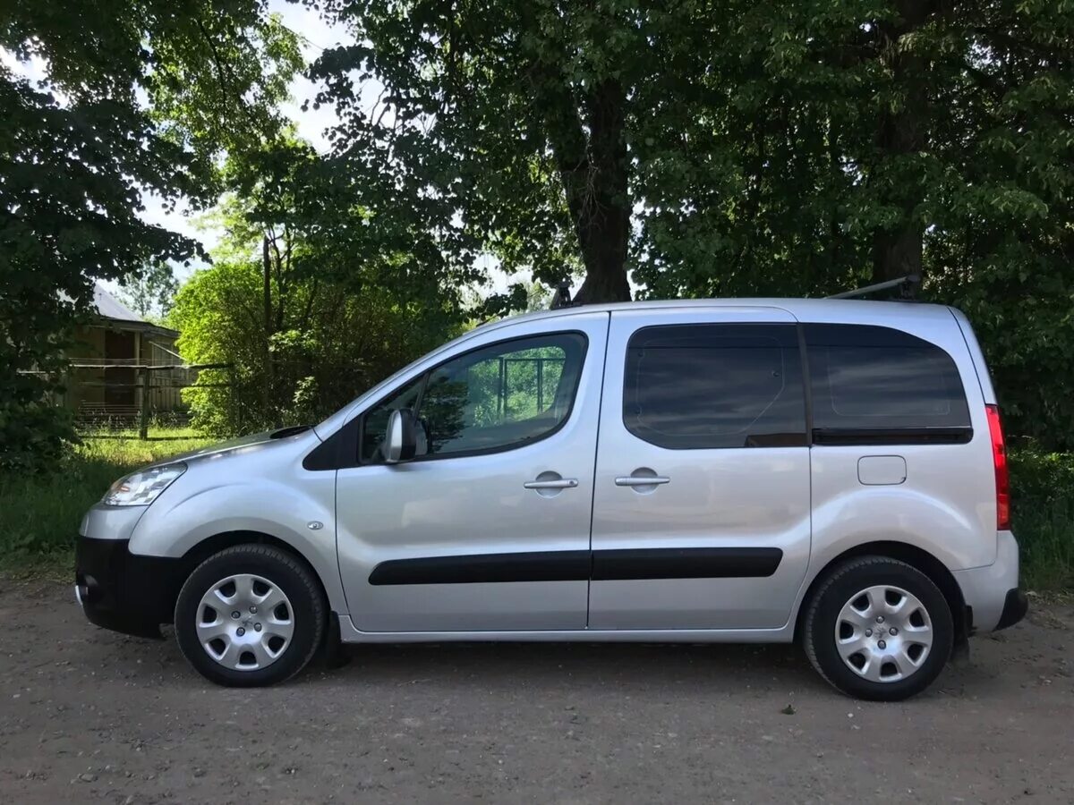 Пежо партнер купить в москве. Пежо партнер б9. Пежо партнер 2. Peugeot partner II Рестайлинг 2 фургон 2016. Пежо партнер с холодильником.