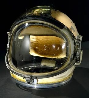 Шлем космонавта