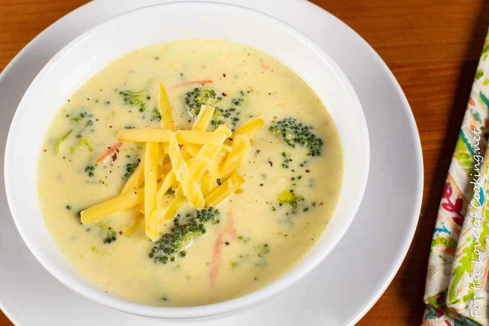 Сырный суп с плавленным сыром и сливками. Суп Романо сырный. Сырный суп (из филе курицы). Суп сырный из плавленного. Сырный суп из плавленных сырков.