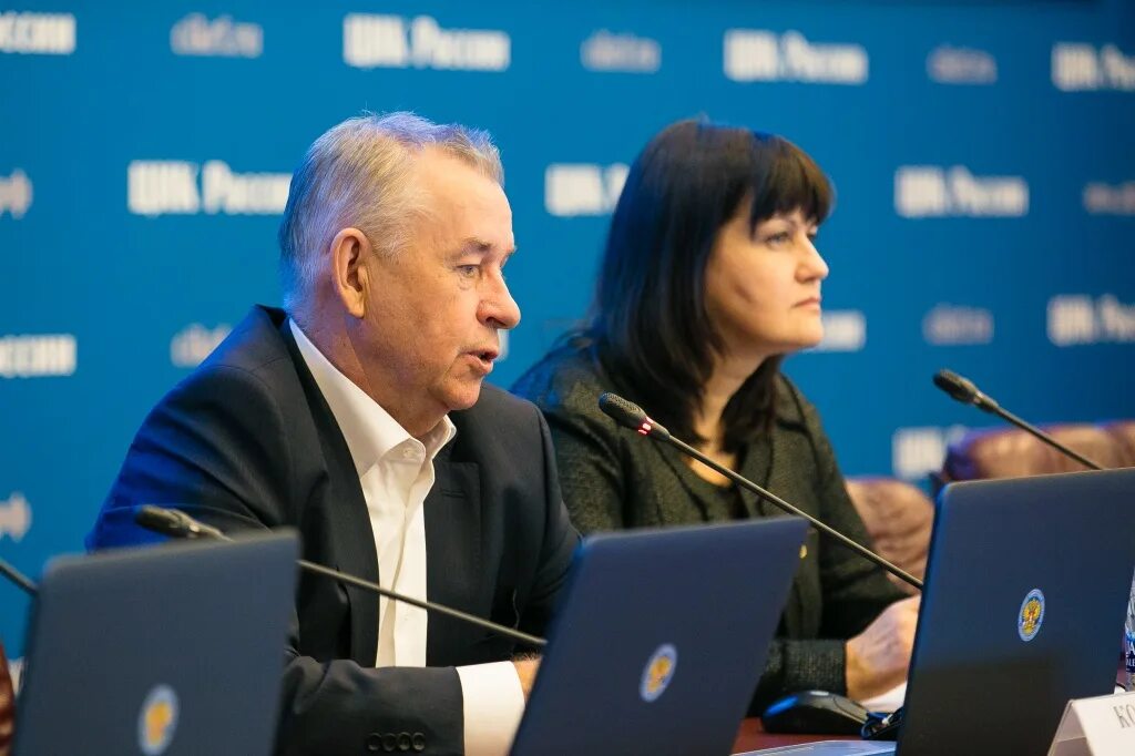 Депутаты госдумы единогласно. Депутаты 2022 москва. Депутаты 2022 москва. Депутаты москвы. Депутаты госдумы 2022.
