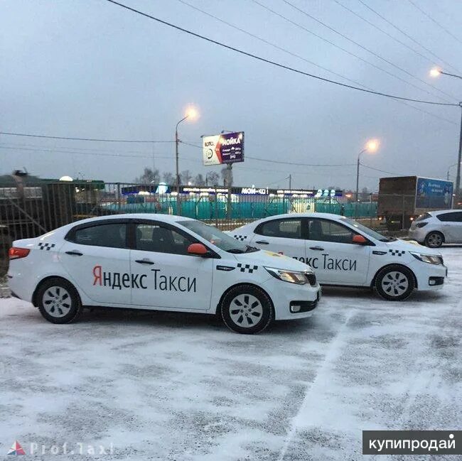 Голографические такси в нижнем новгороде. Таксопарки нижнего новгорода аренда. Нижегородское такси. Фольксваген поло 2921 под такси. Номер такси в клинцах.
