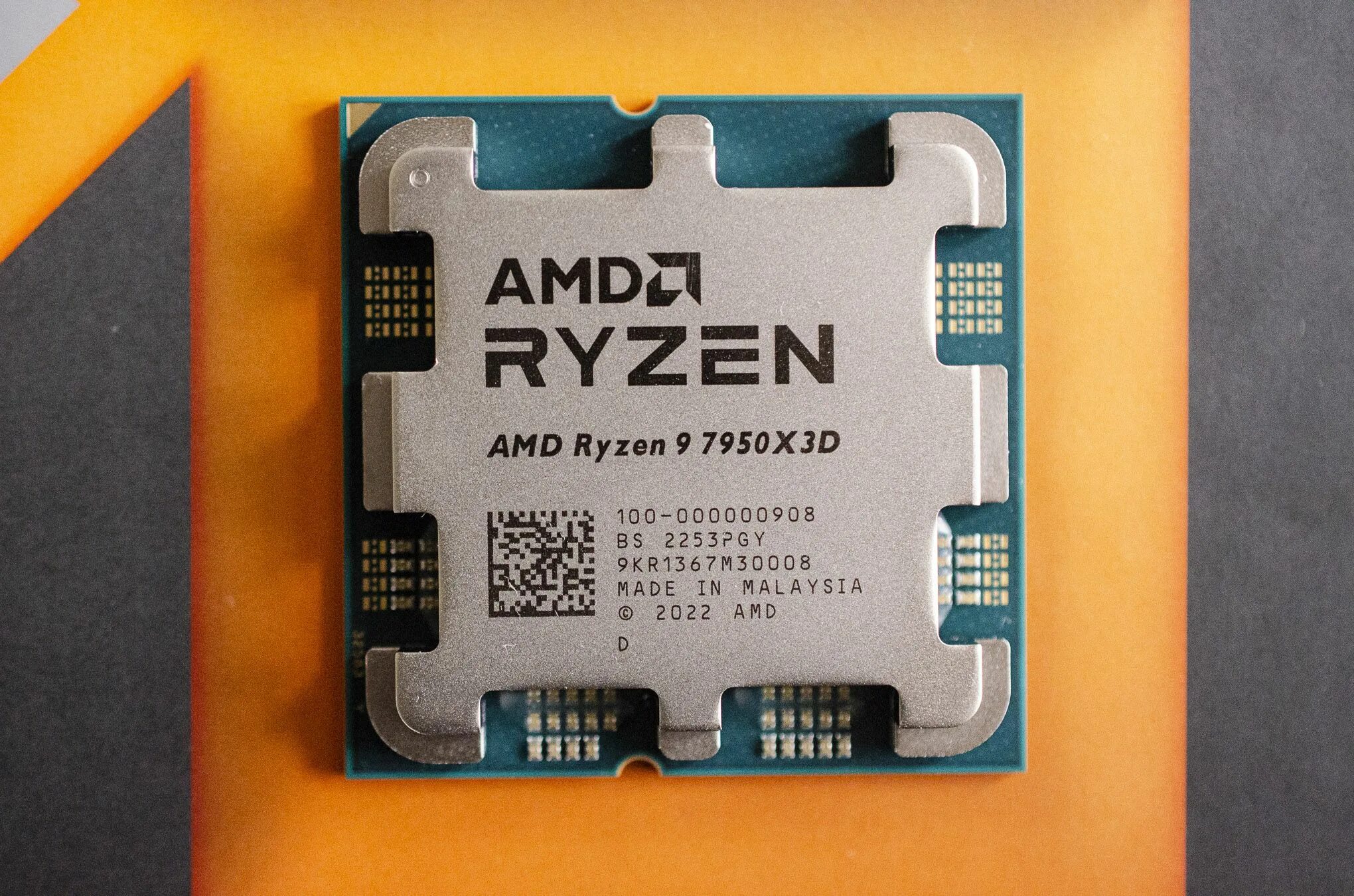 AMD 9 7950. Райзен 9 7950x. 7950x в сокете. Ryzen 7950x.