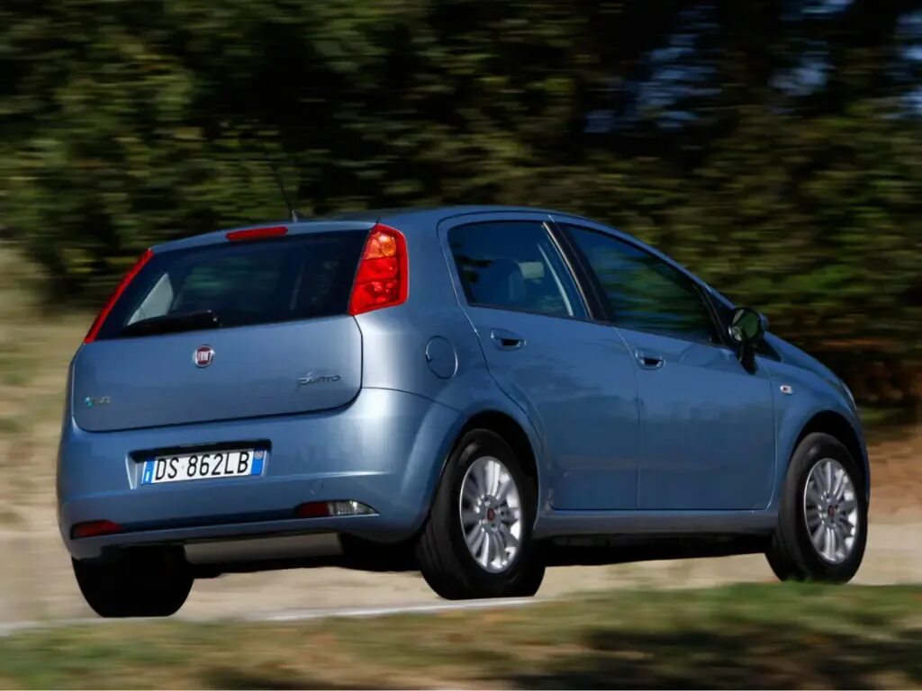 Фиат хэтчбек 2008. Линейка хэтчбеков фиат. Фиат хэтчбек. Fiat 2008 год хэтчбек. Фиат пунто 3.