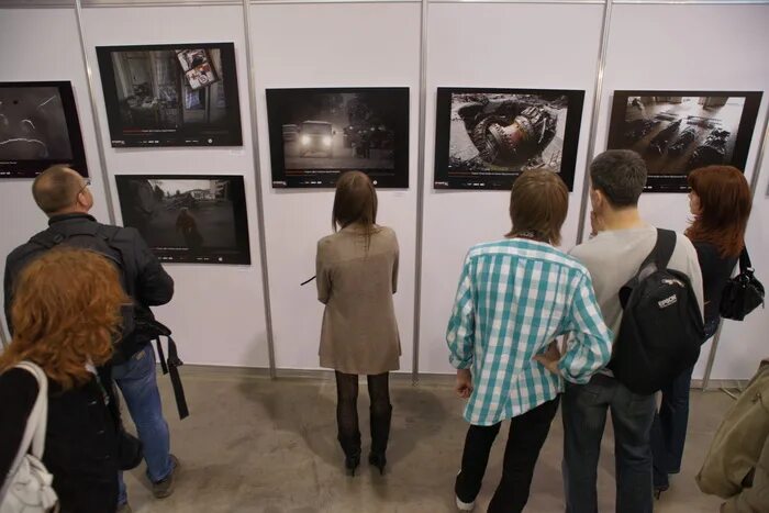 Невинномысский историко-краеведческий музей. Белгород собровина выставка. Прикладное искусство художка. Выставка математическое отражение. Выставка отражение.