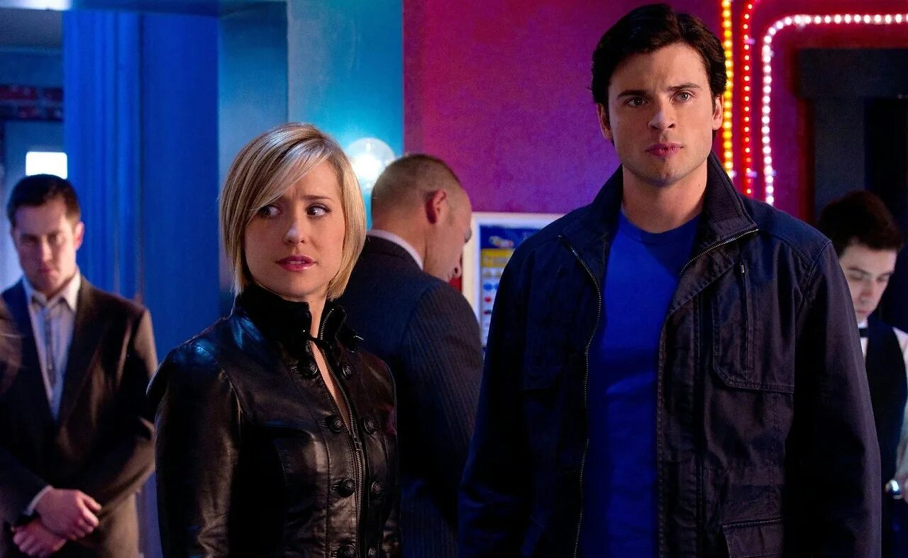 джеймс марсден тайны смолвиля. тайны смолвиля годы. том уэллинг тайны смолвиля 2001. тайны смолвиля. том уэллинг тайны смолвиля 1 сезон.