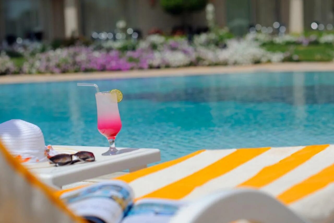 Naama bay promenade resort managed by accor 5*. Naama bay promenade mountain view 5. Naama bay promenade mountain view 5. Naama bay promenade mountain view 5. Отель naama bay promenade mountain.