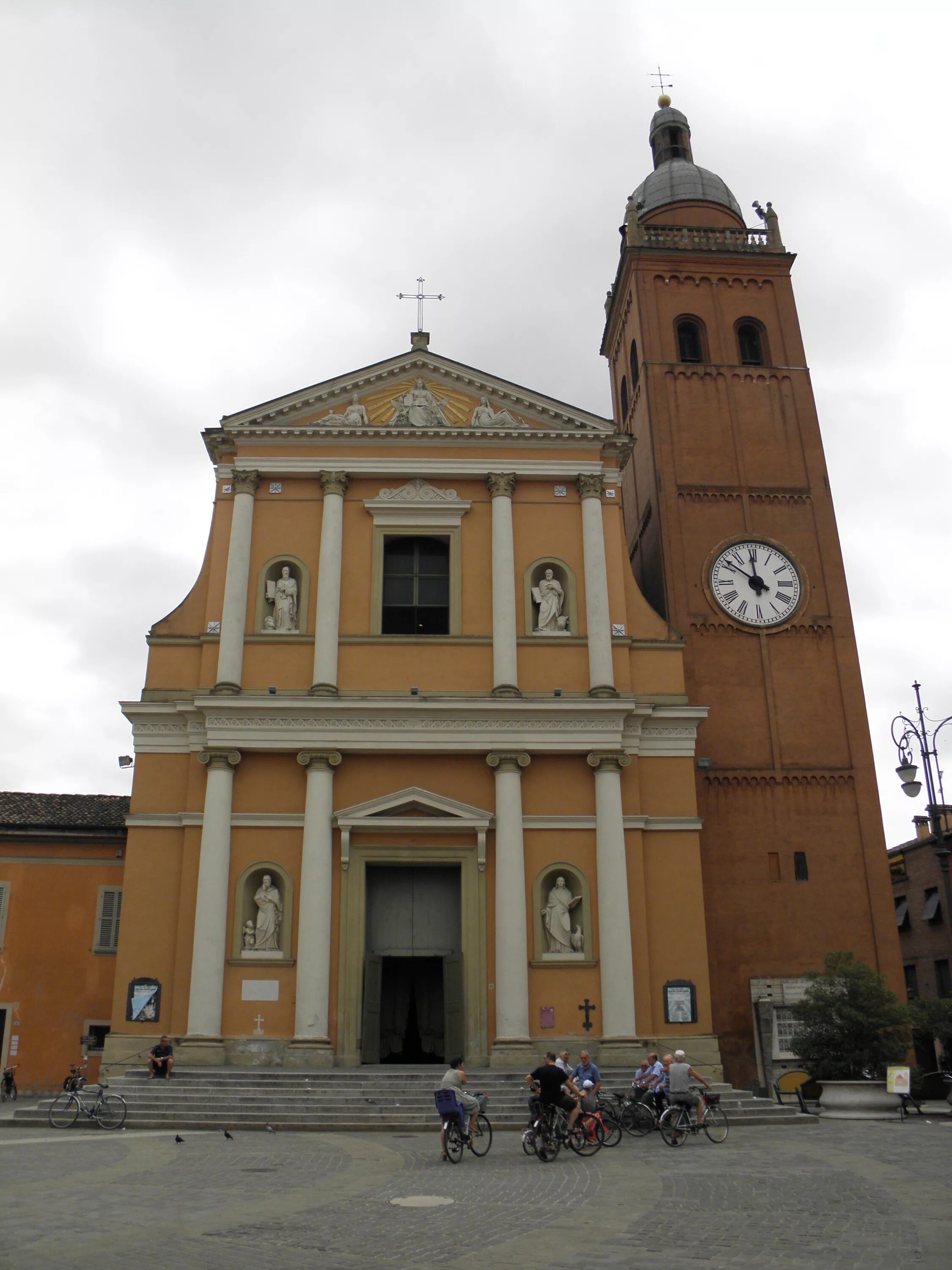 San giovanni. Сан-Джованни-ин-Персичето. Церковь Сан-Джованни ин Брагора. Кампора Сан Джованни Италия.