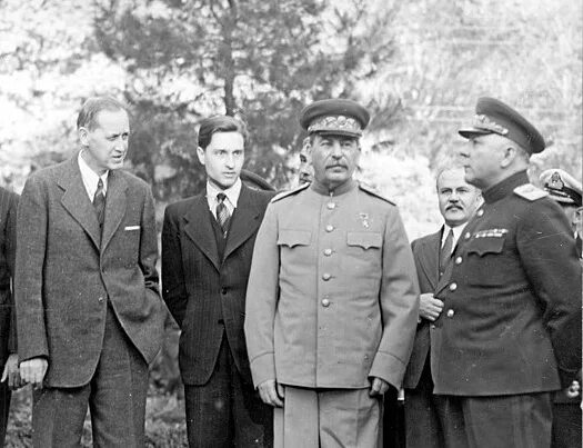 Личная секретная служба сталина. Бережков Тегеран 1943. Бережков переводчик Сталина.