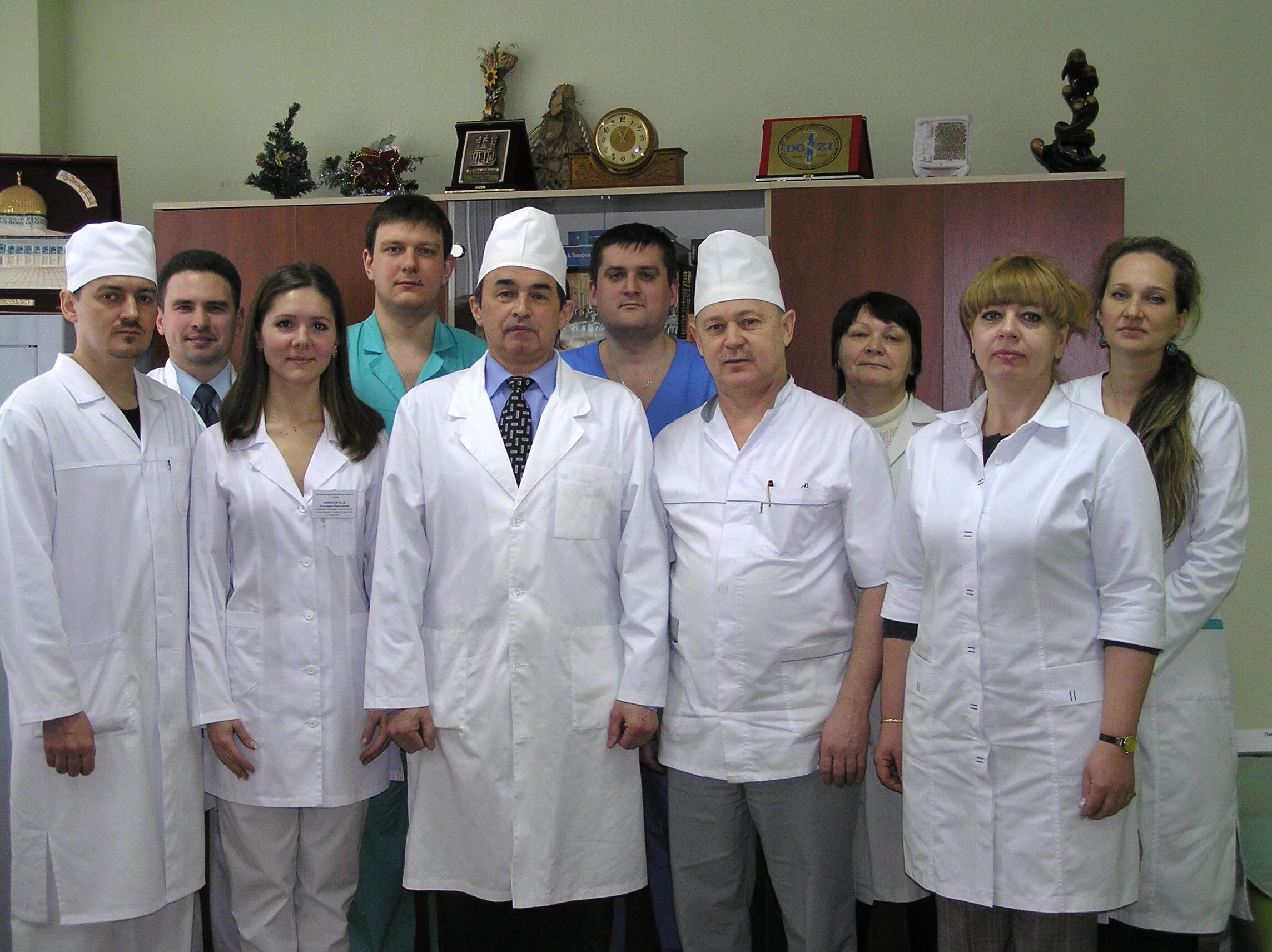 Челюстно-лицевой хирург красноярск краевая больница. Хирурги в краснодаре челюстно лицевой хирургии. Павлов илья васильевич. Больница челюстно лицевой хирургии краснодар. Доктор забунян краснодар.