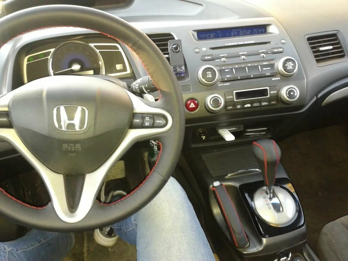 Honda civic автомат. Honda Civic 2008 руль. Хонда Цивик 2008 1.8 автомат. Хонда Цивик 2008 автомат. Хонда Цивик 1.8 автомат.