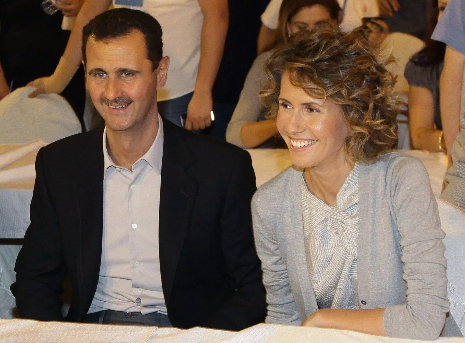 Жена артикула. Жена Асада. Башар и Асма Асад. Жена президента Сирии Башара Асада. Башар Аль Асад с семьей.