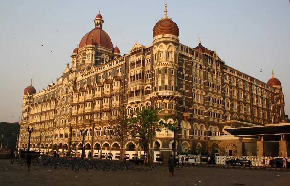 Отель Тадж в Мумбаи. Тадж Махал Палас. Мумбаи красный дворец. Мумбаи вилла дворец.