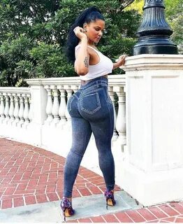 Thick latina