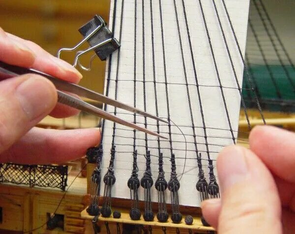 Ванты это на судне. Вант- юферсы. Моделизм вязка вант. Как вязать ванты для модели. Такелаж юферсы блоки.