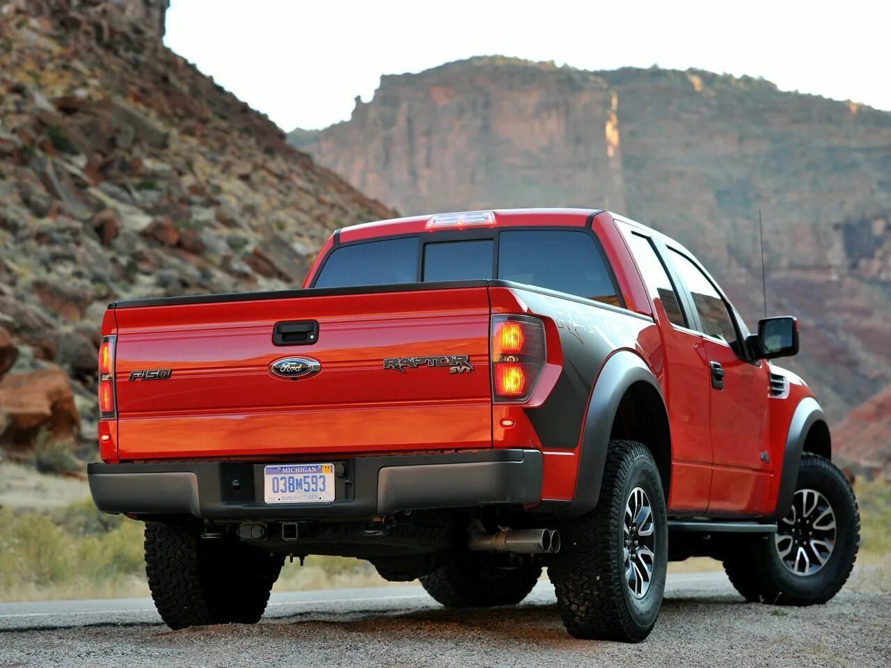 Ford f150 2009. 2009 2014. Форд ф150 раптор. Белый воротничок 6 сезон сериал постеры. 2009 2014.