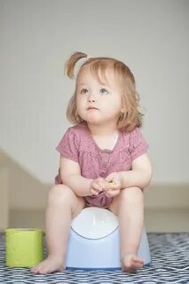 Горшок девочка писать