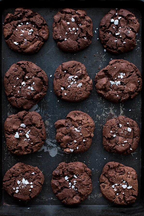 Черное печенье. Black cookies. Черное печенье с шоколадом. Биг блэк кукис. Блэк кук.