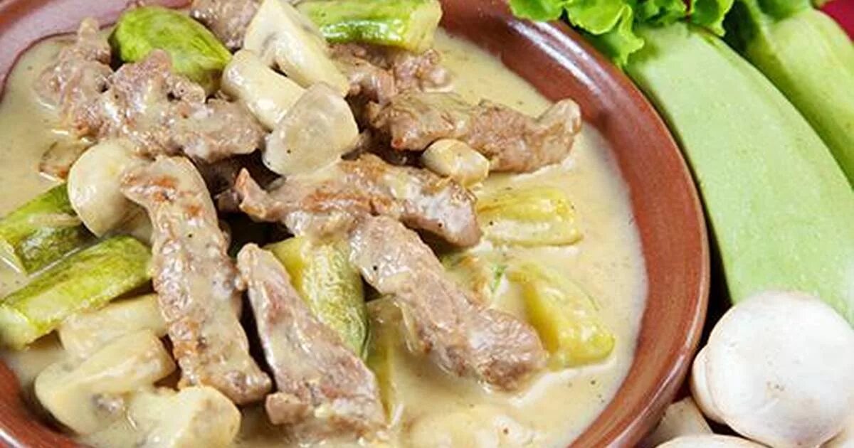 говядина тушеная с кабачками. говядина тушеная с кабачками. говядина с тыквой. говядина тушеная с цукини. говядина с замороженными овощами.