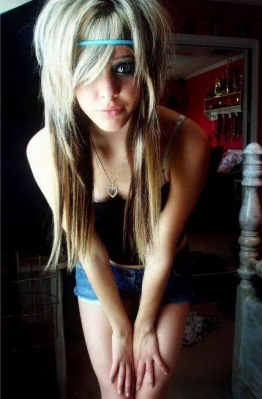 Юные эмо. Юные эмо. Эмо девочки 14 лет. Эмо эрин улмер. Ричи фембой.