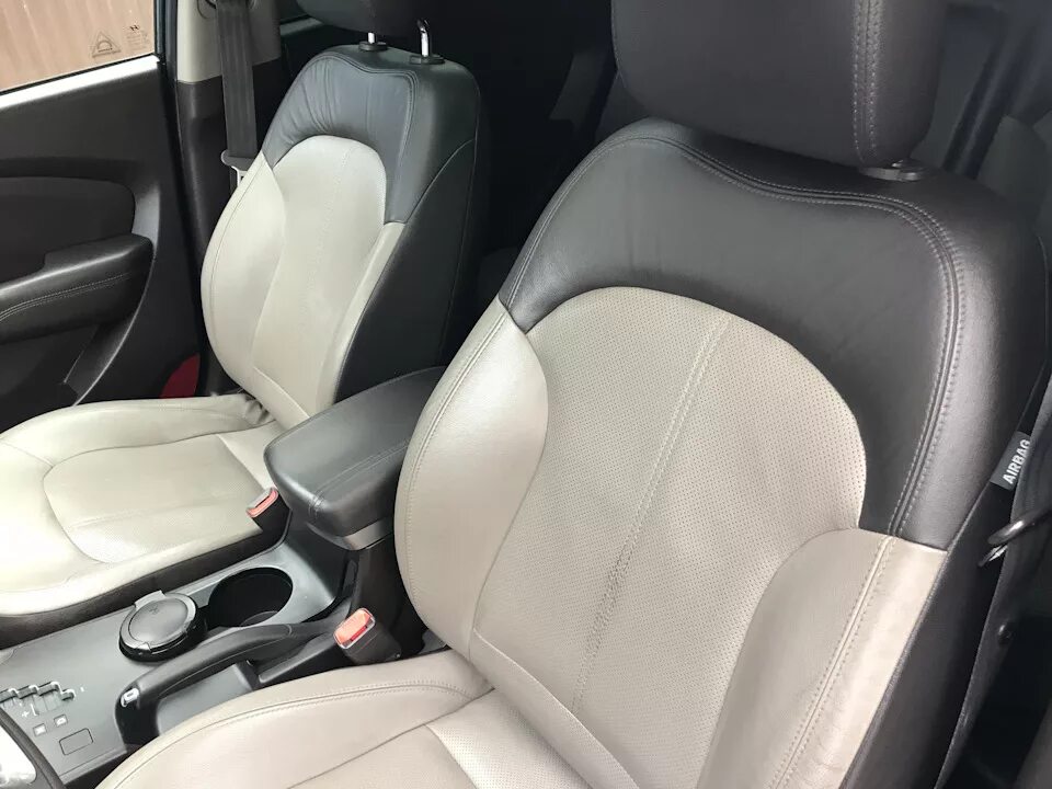 Сидение переднее хундай ix 35. Хендай ix35 сиденья. Хендай ай 35 салон. Хендай ай 35 салон. Сидение ix35 b jac s 5.