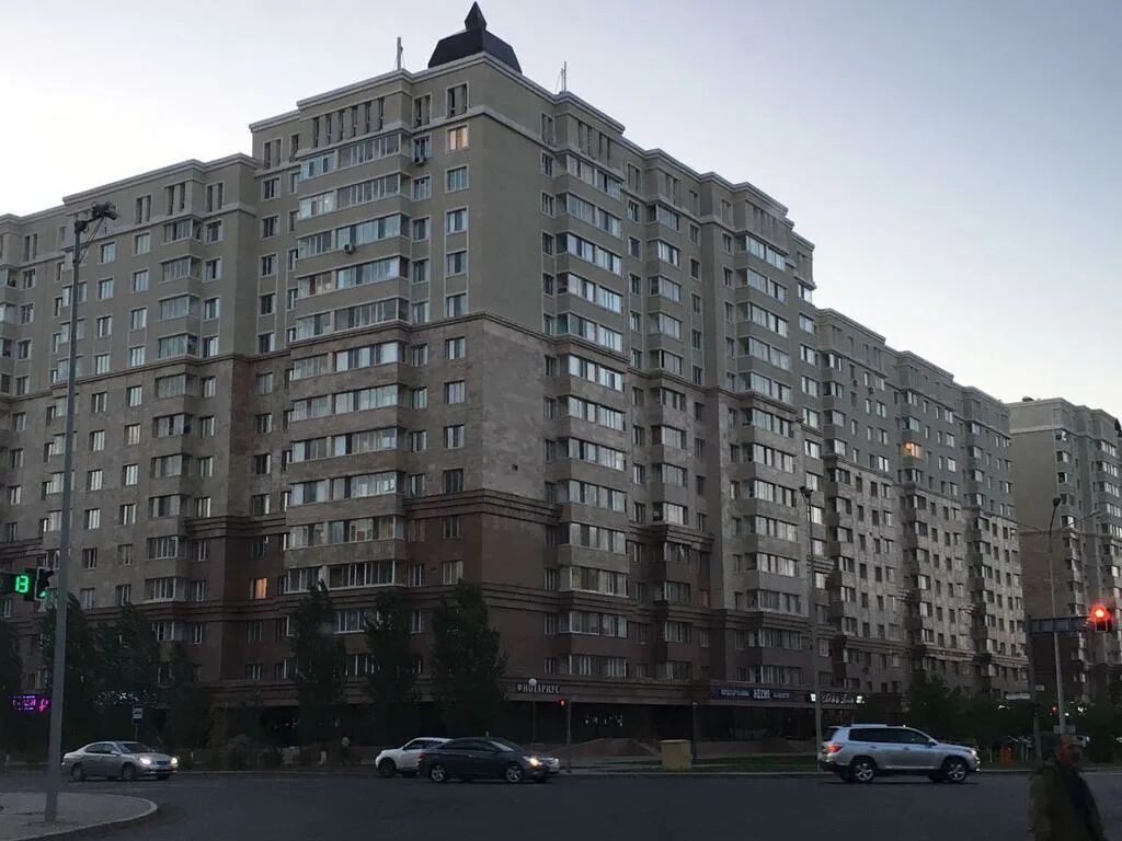 Ул. Мангилик ел 19. Триумфальная арка мангилик ел. Мангилик ел 35 в астане. Жк айсанам делюкс фото.
