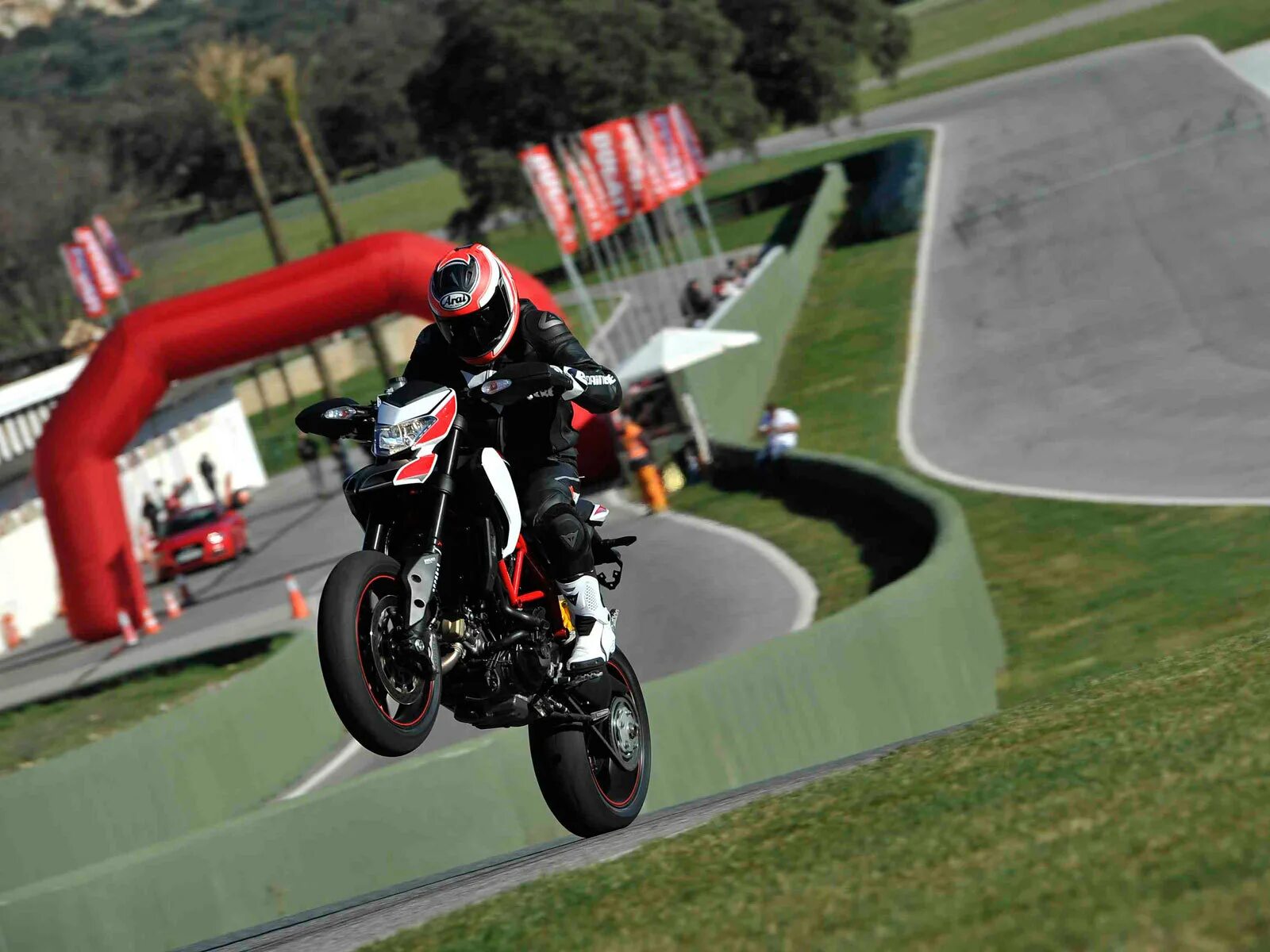 Ducati Hypermotard 821. Ducati Hypermotard. Ducati Hypermotard SP 2014.