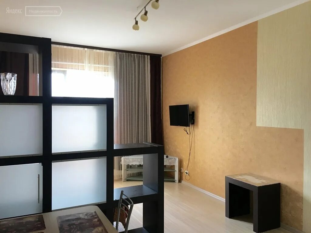 дешевая квартира. квартира на сутки тюмень. однокомнатные квартиры в сургуте. бульвар свободы 10. снять квартиру студию сургут.