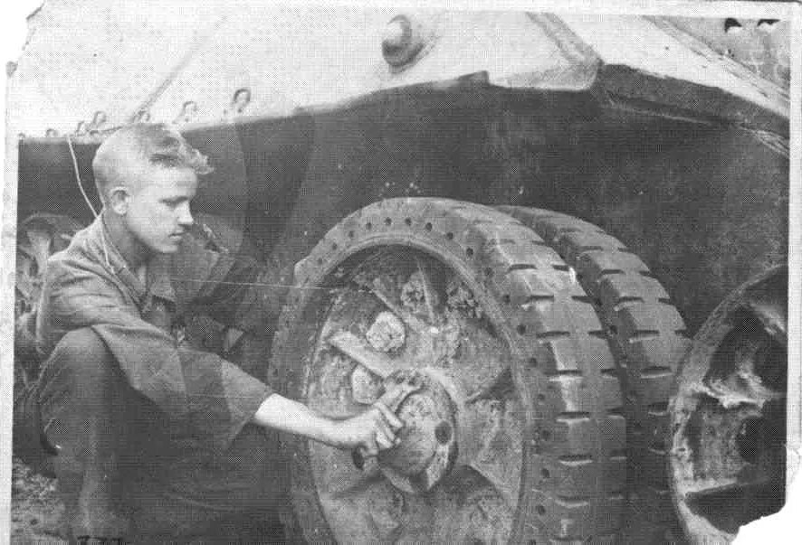 Сталинград тракторный завод 1942. Тракторный завод в Сталинграде. Танк Сталинградского тракторного завода. Тракторный завод 1943. Тракторный маи