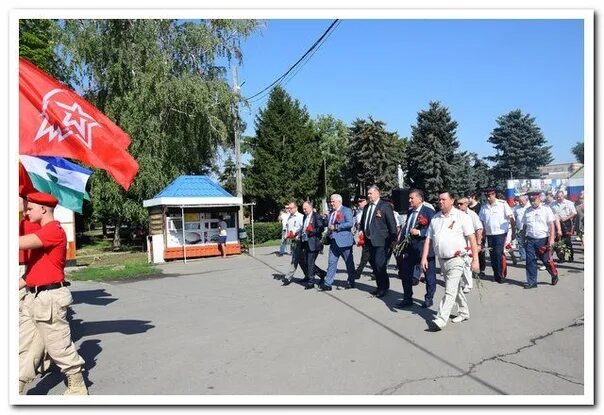 Ветераны в Мартыновском районе. Мартыновский район. Поселок Южный Мартыновского района канал. Мартыновский сквер. Погода мартыновский район п