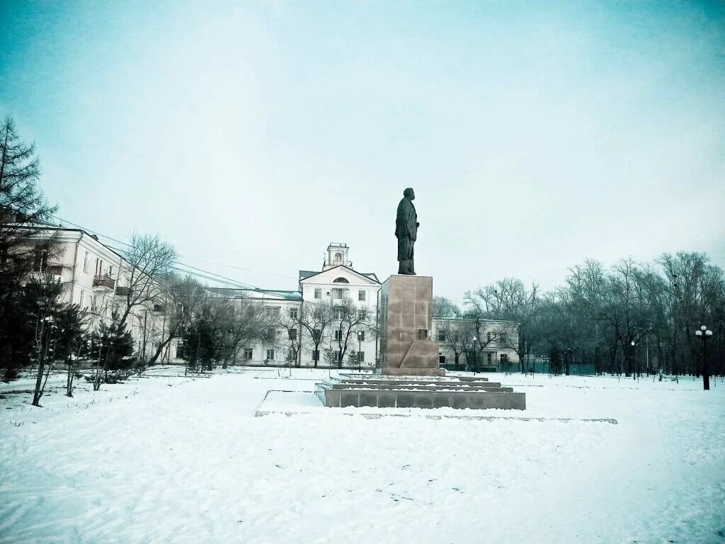 М горький поселок. Поселок имени Горького Хабаровск. Памятника Максиму Горькому в Хабаровске. Площадь имени Горького Хабаровск. Площадь Максима Горького Хабаровск.