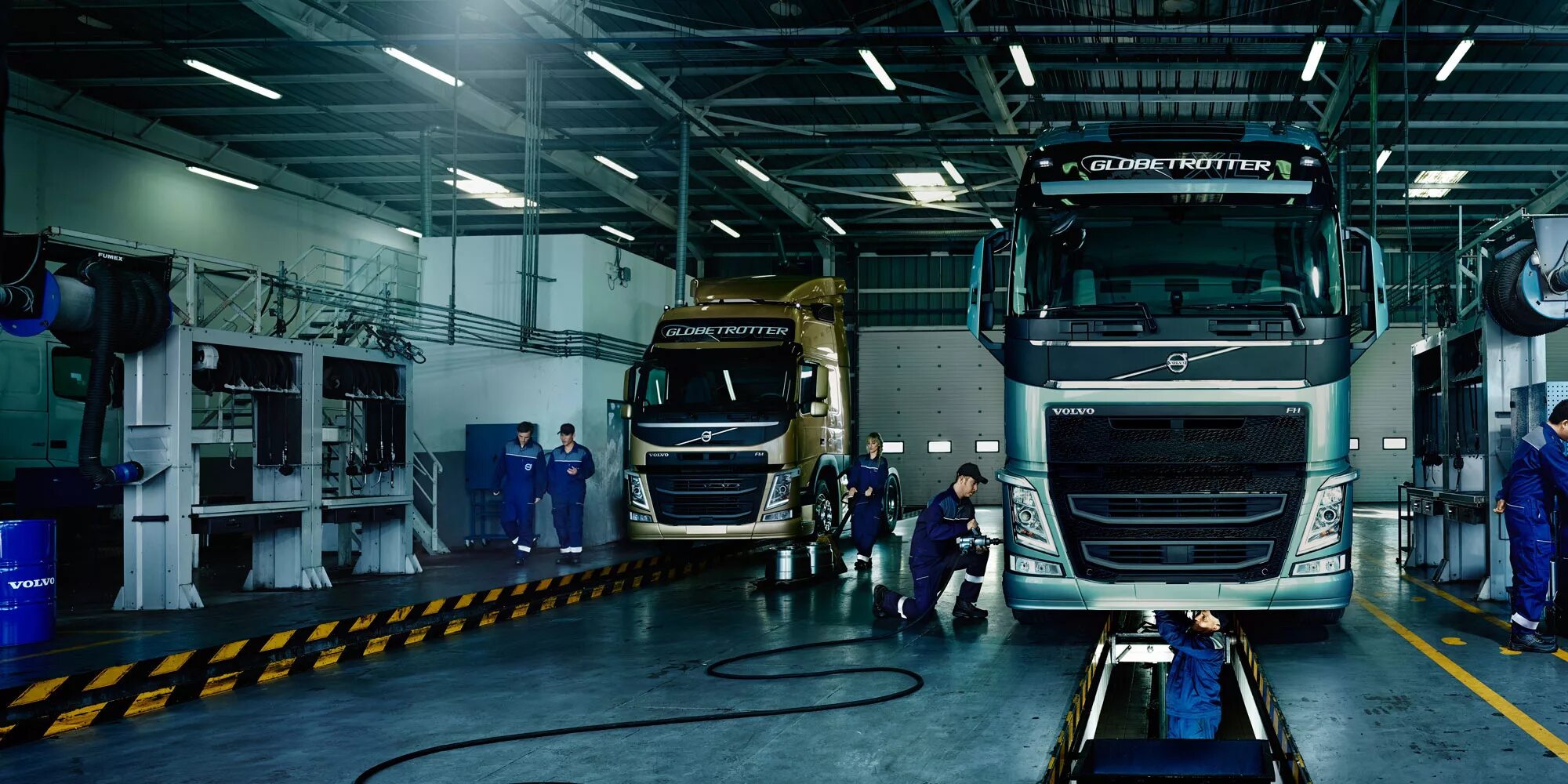 Сервисный транспортный центр. Автотехцентр Volvo Trucks. Грузовой сервис Вольво. Грузовой грузовой сервис Вольво. Volvo Truck 2023.