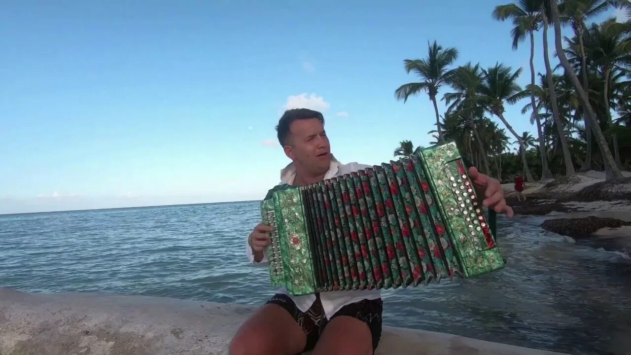 Песня доминикана. Доминикан музыканты. Свадебная фотосессия доминикана. Меренге танец доминикана. Доминиканские музыканты.