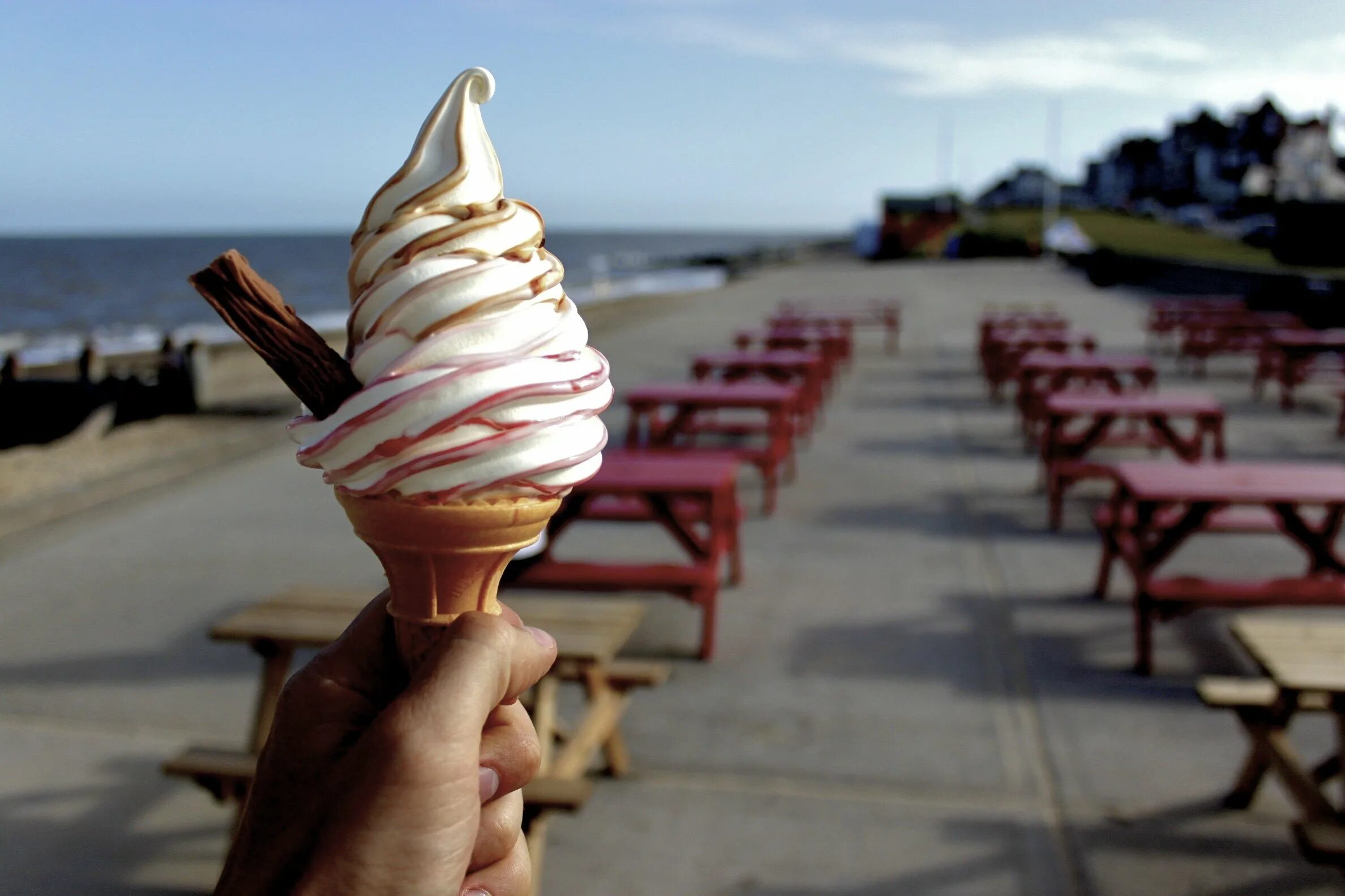 Айс Крим мороженщик. Красивое мороженое. Мягкое мороженое. Мороженое красиво.