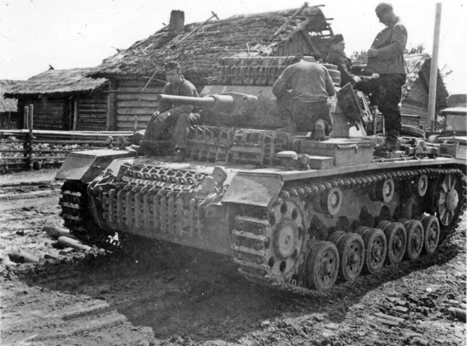 Королевский тигр балатон. Т-4 танк. Танк т4 вермахта на восточном фронте. Немецкий танк т-3 1941. Б н немецкий.
