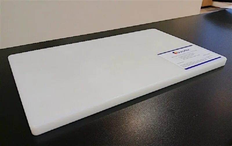 Доска разделочная 600х400мм h18мм, красная 60040018r. Доска полипропиленовая разделочная. Доска разделочная пластиковая. Доска разделочная 600х400мм h18мм, белая 60040018w. Профессиональная разделочная доска из полипропилена.