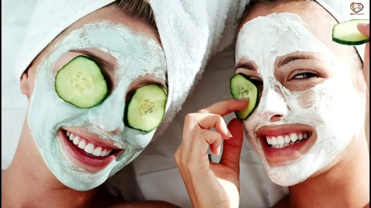 Skin body mask. Маска для лица. Девушка в косметической маске. Маска для лица косметическая. Девушка с маской на лице.