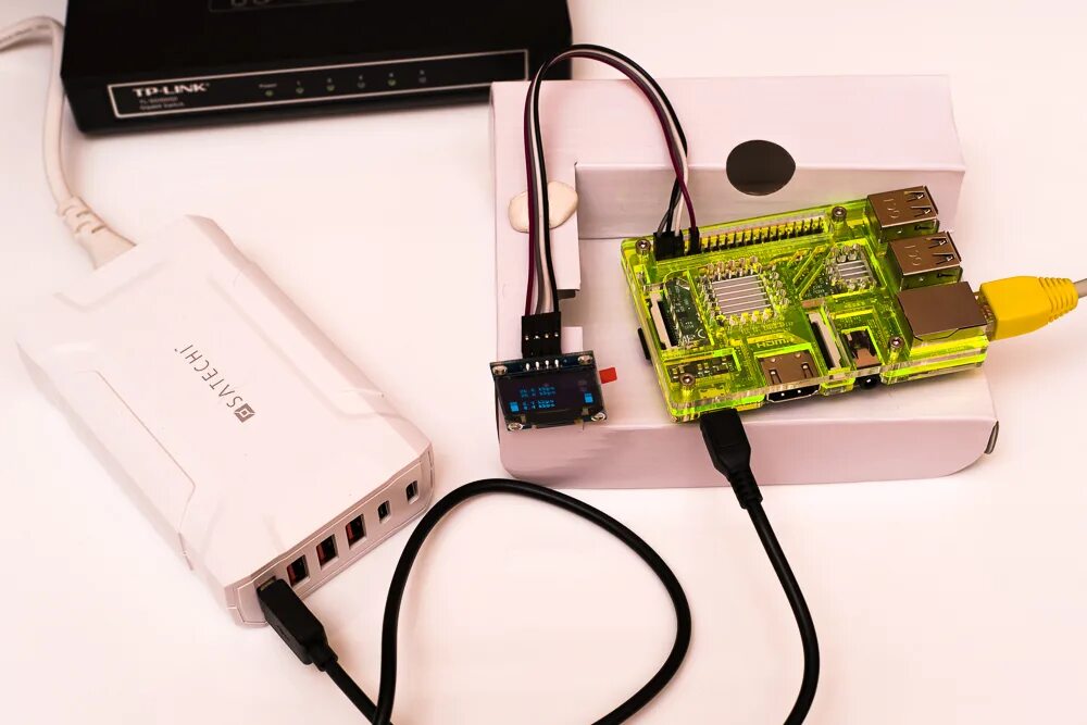 Raspberry pi интернет вещей. Raspberry pi 2 4g роутер. raspberry pi 3. raspberry pi 3 playstation 3. raspberry pi wifi.