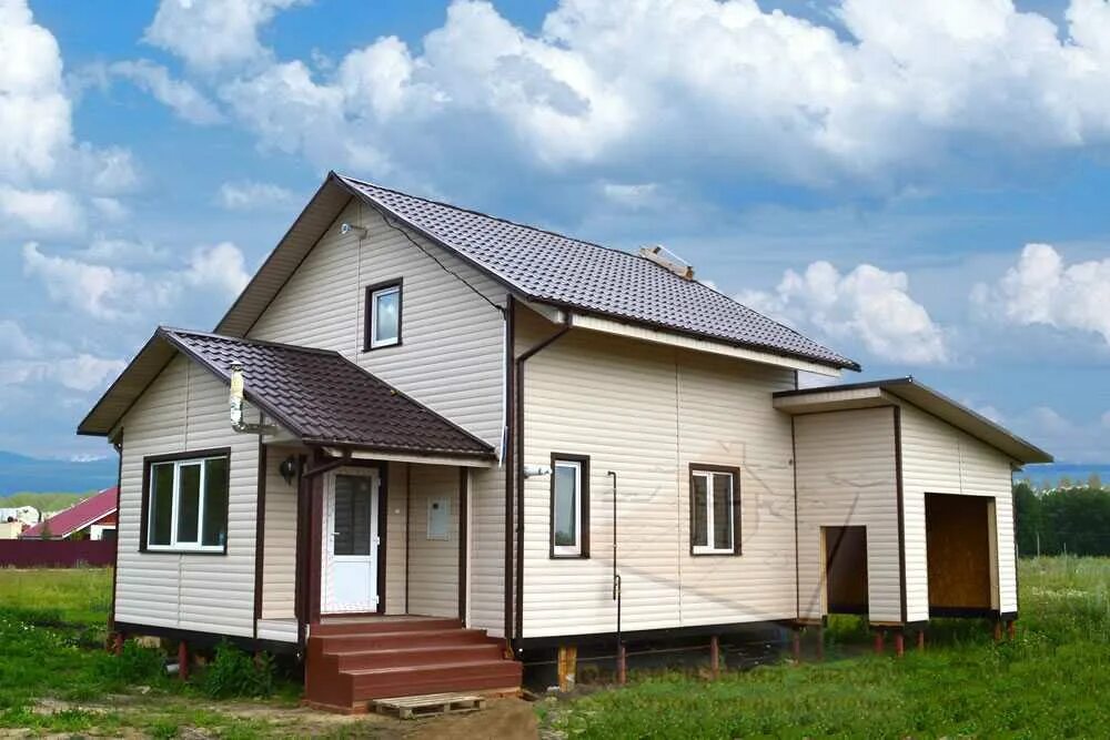 Сэндвич панели дом. Дачный домик из сэндвич панелей. Дом из сэндвич панелей под ключ. Сэндвич в каркасном доме. Каркасные дома новосибирск цена